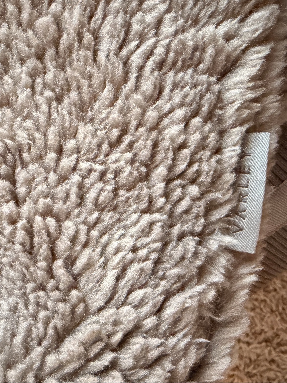 Varley vest - Picture 4 of 4